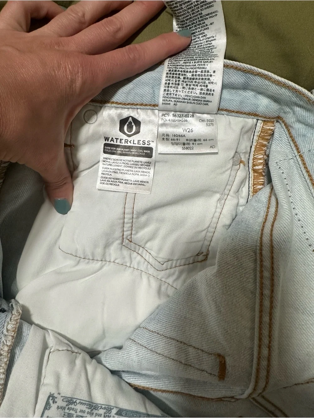 Levi’s 501 Original Fit High Rise Women’s Shorts - Picture 9 of 9